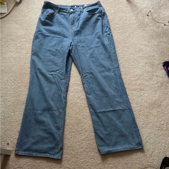 Plus Acid Wash Wide Leg Jean - Picture 5 of 5